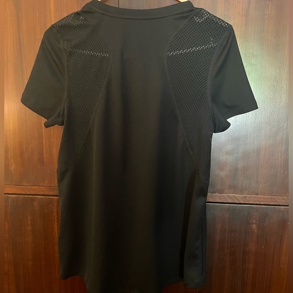 Nike Dry-Fit T-shirt in Black (Brand Size Medium) - Picture 3 of 3
